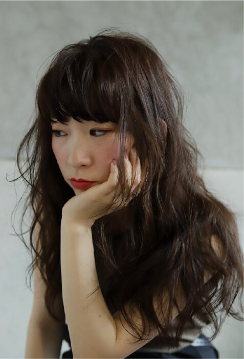 たっぷりパーマのボリュームロング